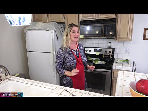 ❤️ Stepmom milking him in the kitchen before his date ️❌ Just porn at us ️❤